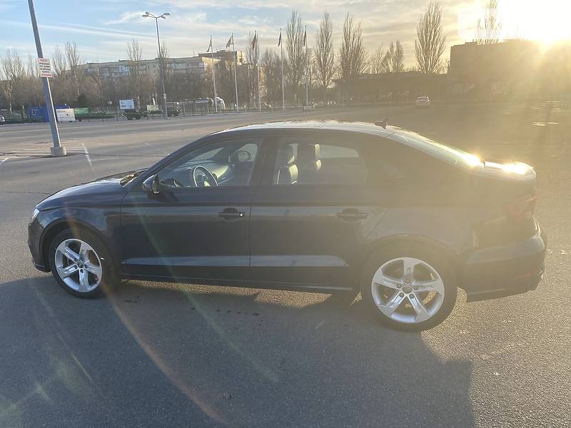 Седан Audi A3 2017 в Дніпрі