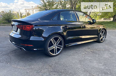 Седан Audi A3 2016 в 