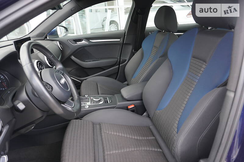 Хетчбек Audi A3 2016 в Чернівцях