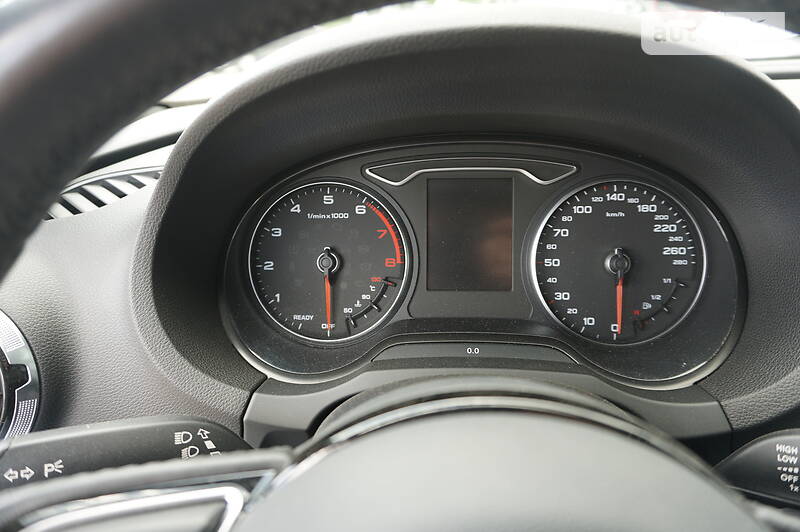 Хетчбек Audi A3 2016 в Чернівцях