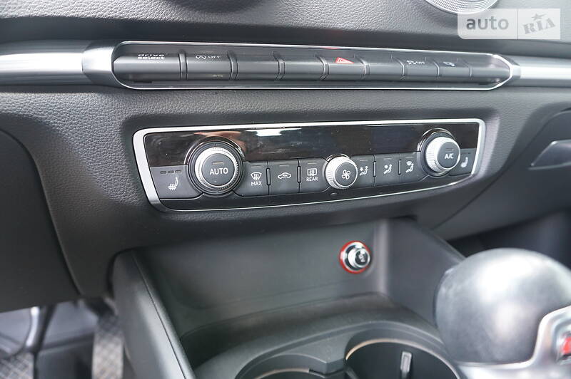 Хетчбек Audi A3 2016 в Чернівцях