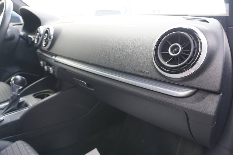 Хетчбек Audi A3 2016 в Чернівцях