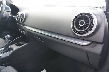Хэтчбек Audi A3 2016 в 