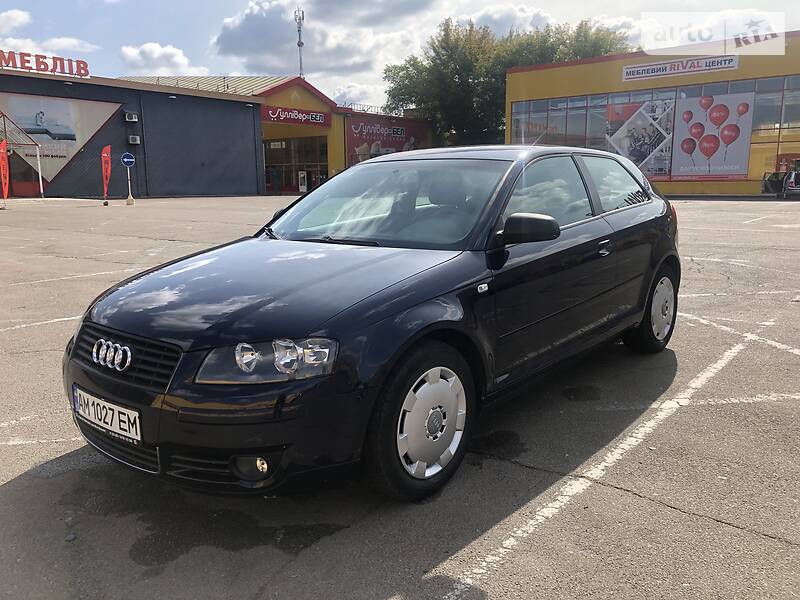Хэтчбек Audi A3 2004 в 