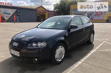 Хэтчбек Audi A3 2004 в 