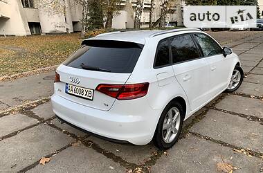 Хэтчбек Audi A3 2016 в Киеве