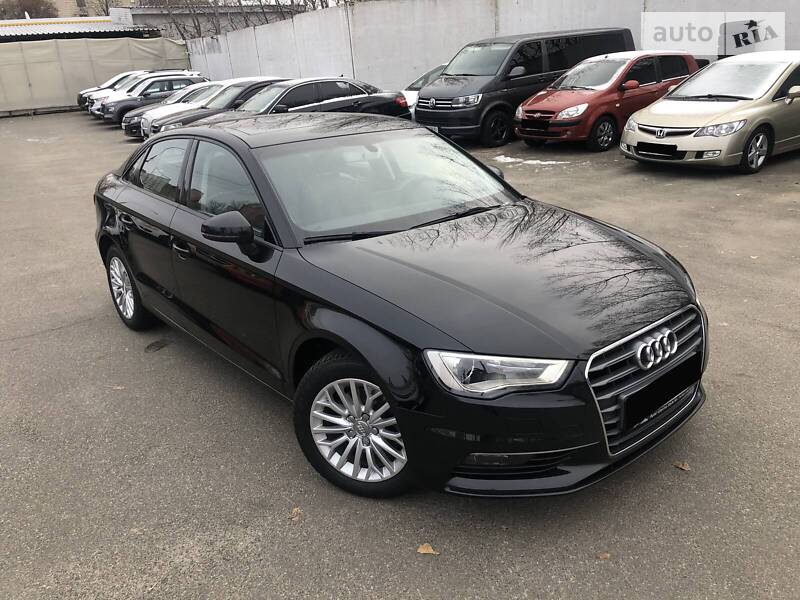 Седан Audi A3 2016 в Киеве