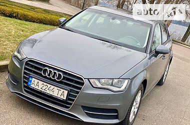 Хэтчбек Audi A3 2015 в Киеве