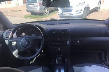 Хэтчбек Audi A3 2002 в 