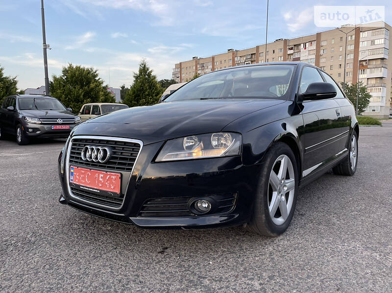 Хэтчбек Audi A3 2010 в 