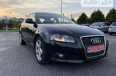 Хэтчбек Audi A3 2010 в 