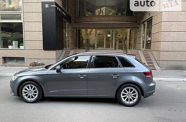 Хэтчбек Audi A3 2016 в 