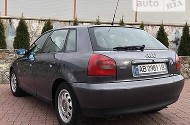 Хэтчбек Audi A3 2000 в 