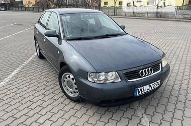 Хэтчбек Audi A3 2002 в 