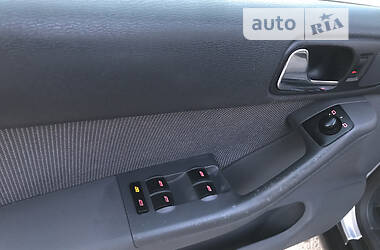 Хэтчбек Audi A3 2000 в 