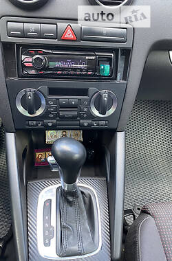 Хэтчбек Audi A3 2005 в 