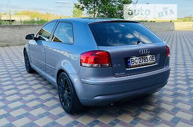 Хэтчбек Audi A3 2003 в 
