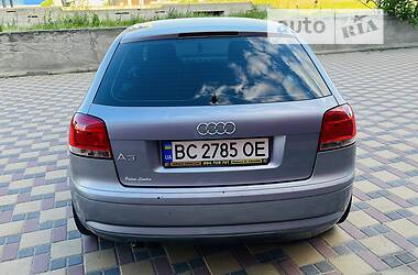Хэтчбек Audi A3 2003 в 