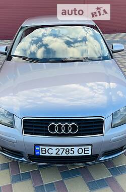 Хэтчбек Audi A3 2003 в 