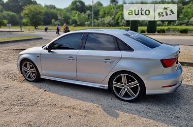 Седан Audi A3 2016 в Дніпрі