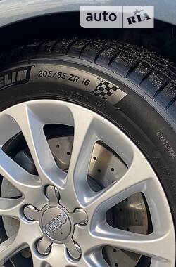 Хэтчбек Audi A3 2016 в 