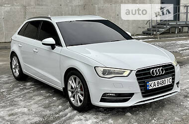 Хэтчбек Audi A3 2013 в 
