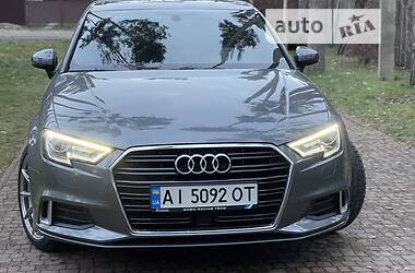 Седан Audi A3 2017 в Киеве