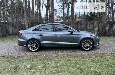 Седан Audi A3 2017 в Киеве