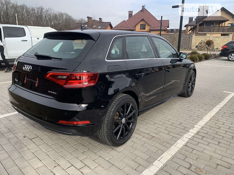 Хэтчбек Audi A3 2016 в Виннице