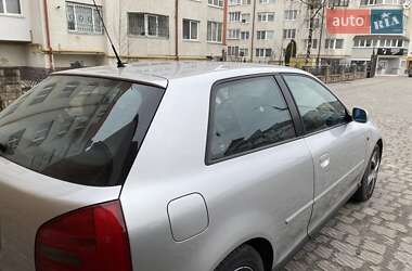 Хэтчбек Audi A3 2000 в 