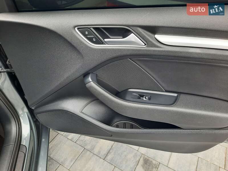 Седан Audi A3 2015 в Коломиї