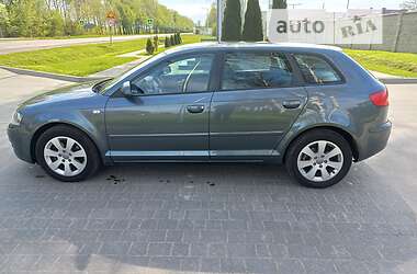 Хэтчбек Audi A3 2004 в 