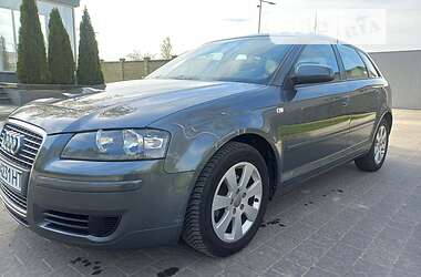 Хэтчбек Audi A3 2004 в 