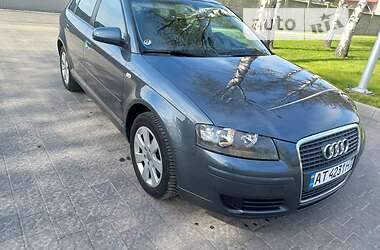 Хэтчбек Audi A3 2004 в 