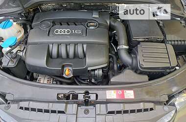 Хэтчбек Audi A3 2004 в 