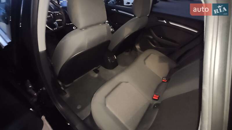 Хетчбек Audi A3 2016 в Києві