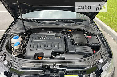 Хэтчбек Audi A3 2011 в 