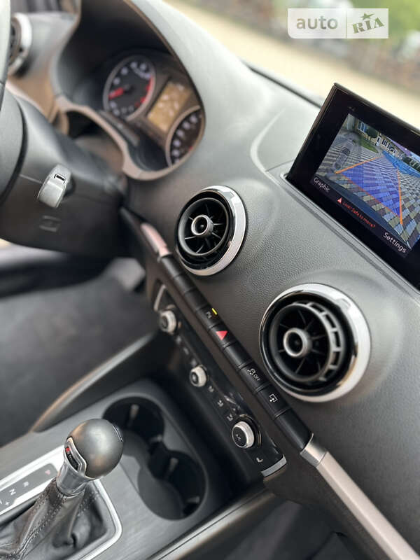 Седан Audi A3 2015 в Киеве