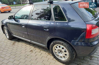 Хэтчбек Audi A3 2001 в 
