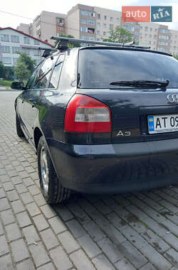 Хэтчбек Audi A3 2001 в 