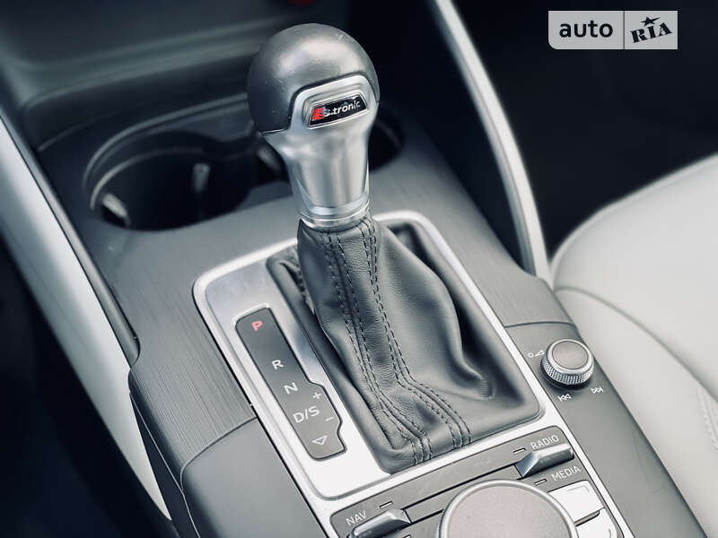 Хэтчбек Audi A3 2015 в Одессе