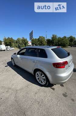 Хетчбек Audi A3 2012 в 