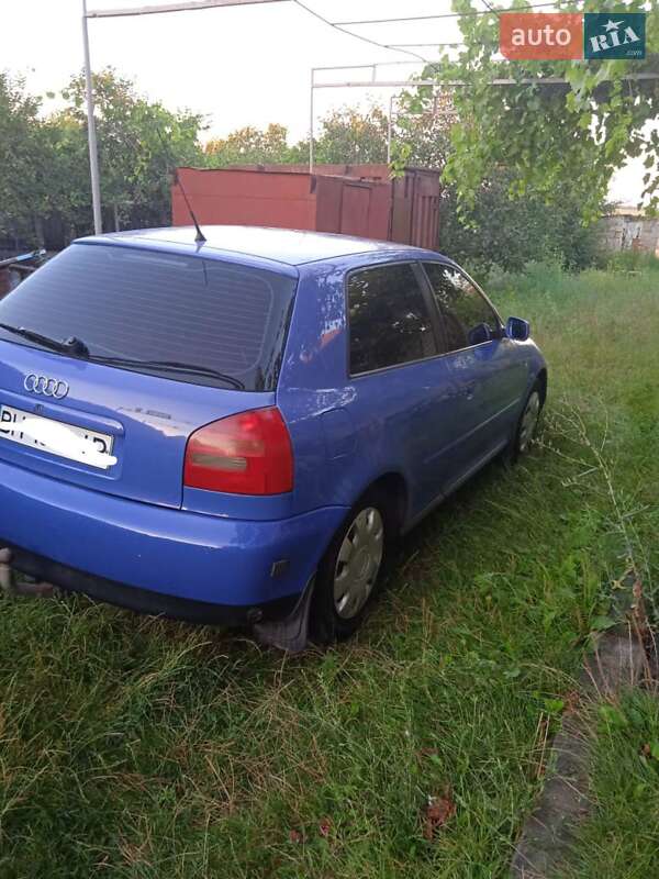 Хэтчбек Audi A3 1997 в Раздельной