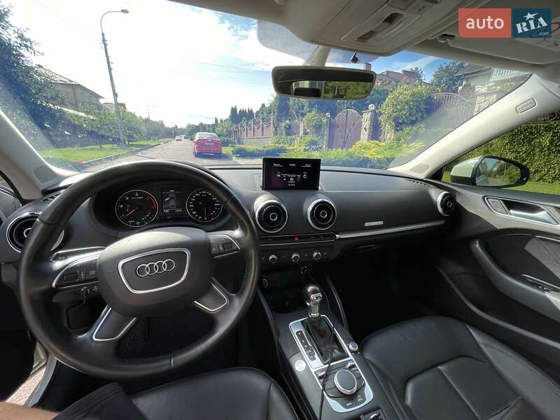 Седан Audi A3 2016 в Ровно