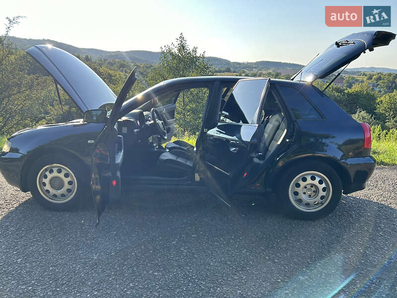 Хэтчбек Audi A3 2003 в Болехове