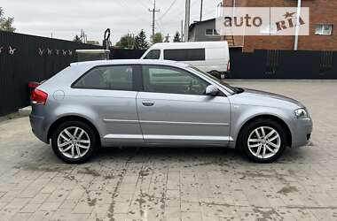 Хэтчбек Audi A3 2005 в 