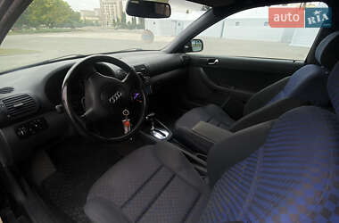 Хэтчбек Audi A3 1999 в Вараше