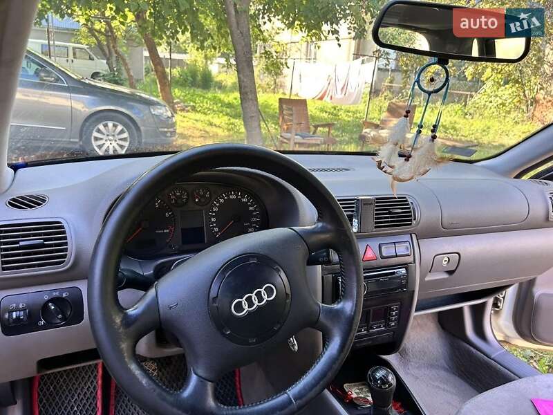 Хэтчбек Audi A3 2000 в Берегово