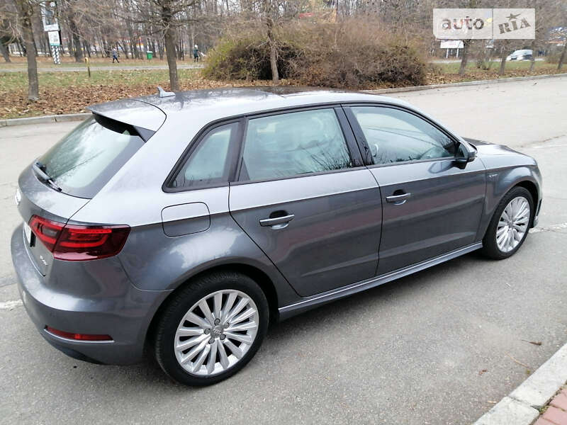 Хэтчбек Audi A3 2015 в Умани