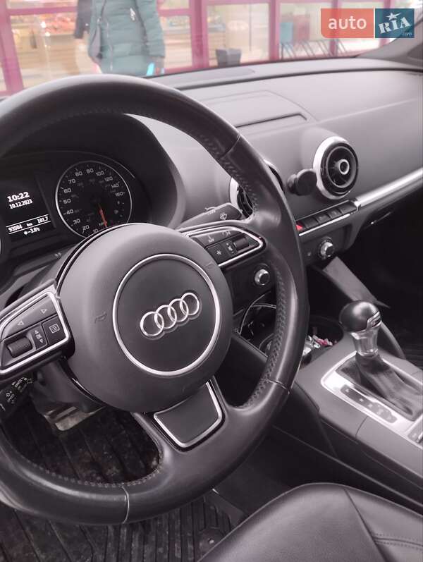 Седан Audi A3 2014 в Попельне